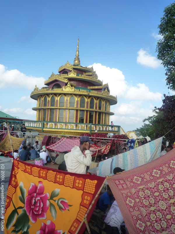 Golden Rock Pagoda08